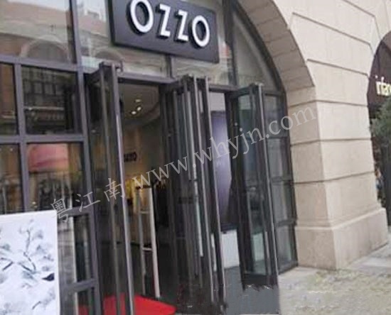 武汉不锈钢地簧门为何需要定期调试地簧？